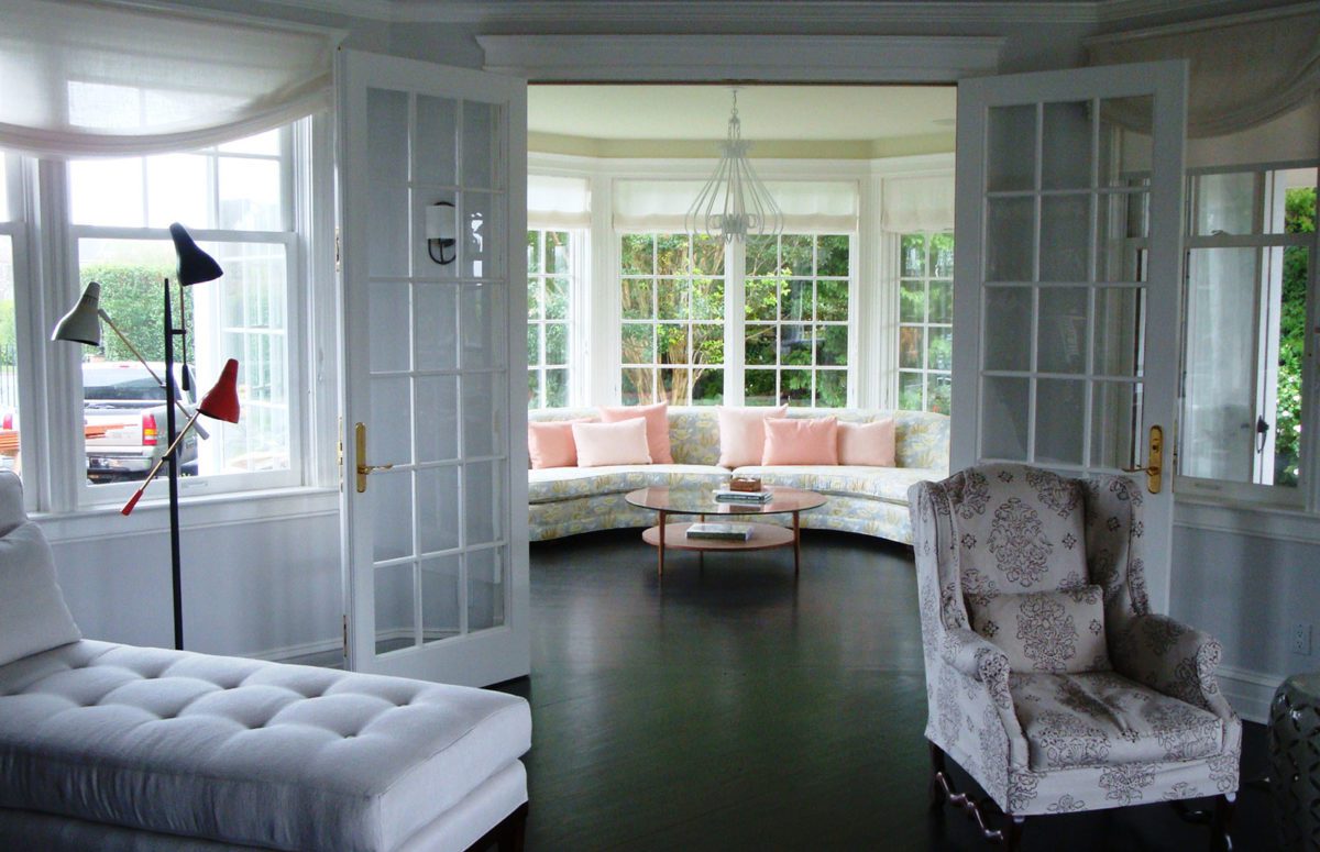 Living Room with Comfortable Seating Area and Views of the Garden